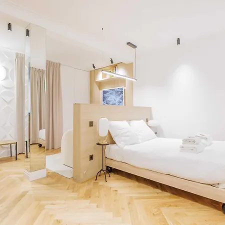 Superb 2p Architect - Ternes Niel Hébergement de vacances